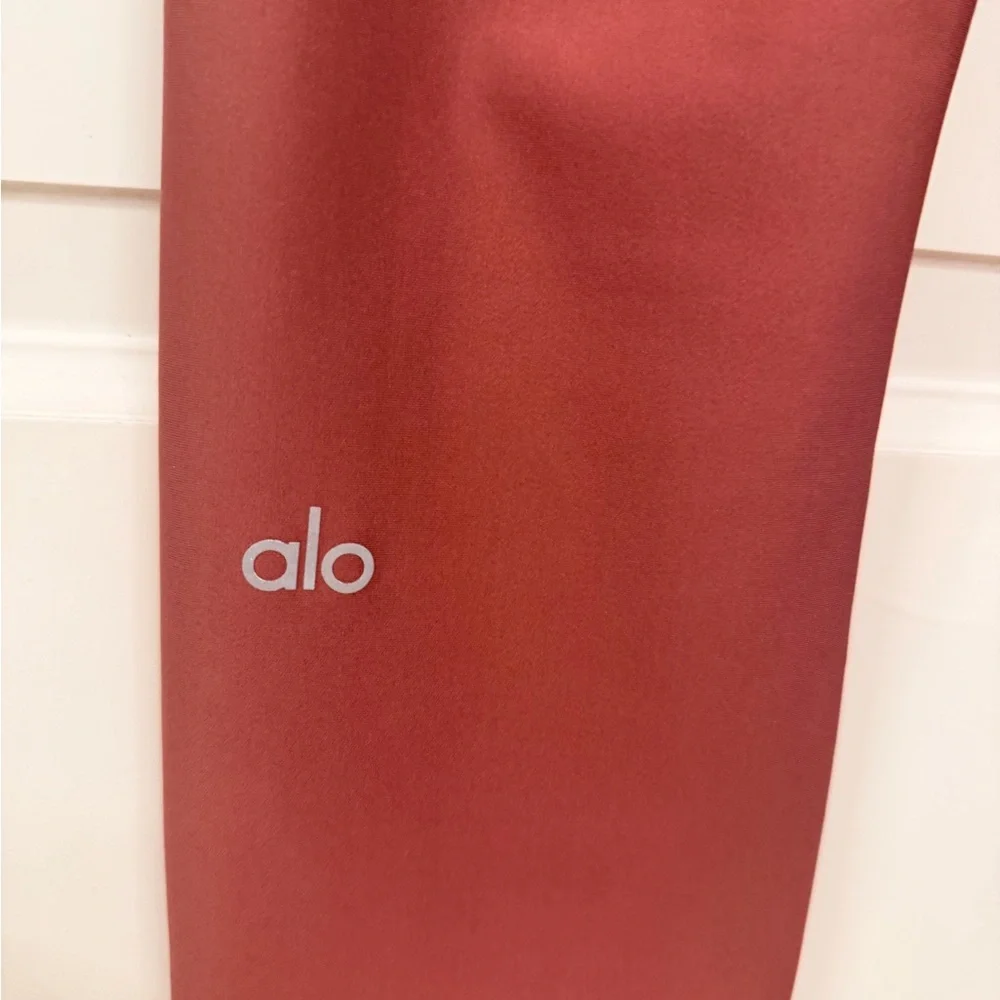ALO Yoga Rust Red High-Waist Leggings with Black Waistband